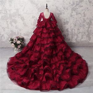 Increíbles vestidos de desfile para niñas de múltiples capas Encaje rojo oscuro Mangas largas Apliques Cuentas Vestidos de niña de flores para boda Tren largo Part276i