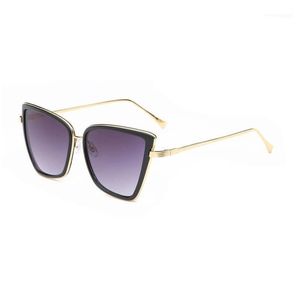 Solglasögon 2021 Fashion Women Cat Eye Sunbird Style Woman Sex Brand Design Sun Glasses UV400 Feminino1198M