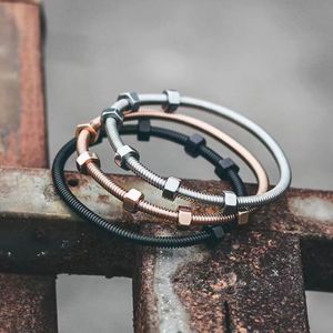 2022 nuova coppia di moda braccialetto per uomo donna braccialetto classico europeo braccialetto a vite designer di alta qualità 316L gioielli Gift263O