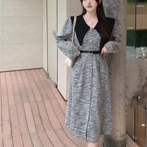 Casual Dresses Temperament Retro Navy Lapel Dress Women Single Breasted Beaded Belt French Celebrity Fashion Slim Chic Winter Female Outfit