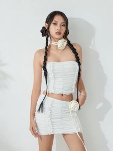Arbetsklänningar Kvinnor Summerkjolar Outfits Solid Color Ruched Strapless Tube Tops med 3D Flower Choker Kort kjol 2 stycken Kläderuppsättning