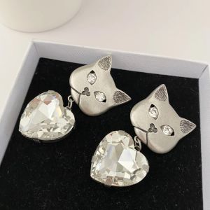 Charm 2022ar European and American Fashion Jewelry Sier Metal Cat Heart Diamond Orecchini per donne per un regalo di compleanno