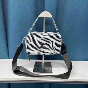 Plush New Arrival Mrac Camera Bag Wide Shoulder Straps Designer Bag Women Fur Chain Shoulder Bags Winter Purse HandBag 221029 3