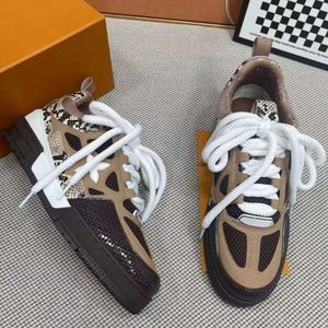 High quality luxury Spring and summer men sports shoes collision color outsole super are Size 35-45