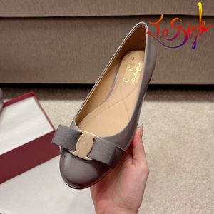 Feragamosity Designer Ballet Sapatos Flats Vara Bow Mocassins Sapatos Cinza Mulheres Casual Terno Confortável Marca Deslizamento Em Calçado Tamanho EUR 34-40