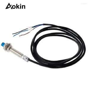 Taklampor M8 2mm avkänning DC 5V NPN NC LJ8A3-2-Z/AX-5V-cylinderinduktiv närhet Sensoromkopplare Arbetsspänning 5VDC för MCU