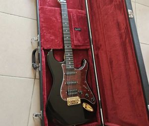 St Gitar Siyah Renk Katı Vücut Gülağacı Klavye Kırmızı Kaplumbağa Kabuk Pickguard Yüksek Kalite Guitarra Ücretsiz Nakliye Elektro Gitar