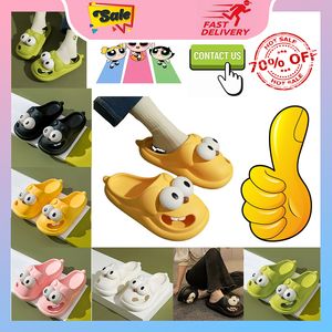 Designer Casual Platform Big Eyed Cute Hole Slippers Män Kvinna Anti Slip Wear-Resistent Breattable Low Soles Sandaler Platt Simple Cool Summer Beach Slipper