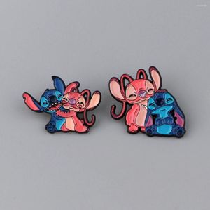 Brosches kawaii stitch kreativ söt tecknad emaljmärke brosch diy ryggsäck krage lapel pin fest gåva smycken främmande