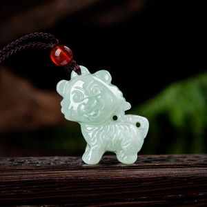 Hängen burmesiska jade tiger hänge jadeite hängen sten smaragd charms verkliga tillbehör naturliga män halsband smycken gröna talismans