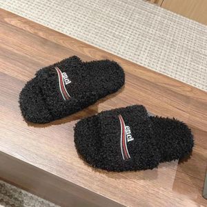 Winter Sandale Fluffy Mule Sunny Shoes New Style Slippers Flat Loafer 디자이너 빈티지 슬라이드 캐주얼 신발 Tazz Sandal Luxurys 따뜻한 슬라이더 Teddy Bear Womens Men Walk