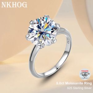 Halsband Sparking 5ct Moissanite Rings for Women Engagement Wedding Band 925 Sterling Silver Classic Romantic 6 Claws Ring Smyckespresent