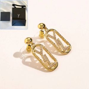 Luxus Designer Buchstaben Ohrringe Vergoldet Boutique Charm Ohrringe Geburtstag Liebe Geschenk Schmuck Frühling Neuer Stil mit Box Geschenk Ohrstecker