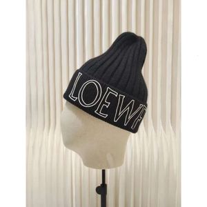 Moda lã de malha feminina designer loewf gorro inverno cashmere tecido quente chapéu para homem presente aniversário 598