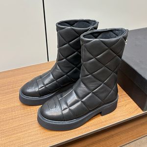 Klassisk diamantgitter lyxig kvinnodesigner ankelstövlar franska varumärke kvinnor tjocka sul martin stövlar snö stövlar Deluxe äkta läderdame platt hälen Knight Boot