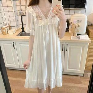 Kvinnors sömnkläder Lace Night Dress Women Korean Style Pyjamas Home Wears For Short Sleeve V-Neck Solid Nightgown Sleep 2024