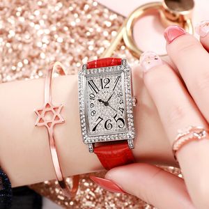 Womens Square Retro Moda Luz casual Luxo de alto grau requintado cinturão de diamante de diamante Waterprop Watch B8