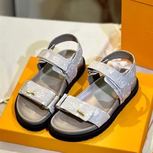 Designer Sandals Platform Slides For Ladies Top Quality äkta läder lyxiga damer Klassiska märkeskor Kvinna Fashion Shoes Storlek 35-42 med låda