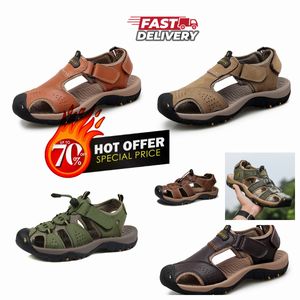 2024 Designer Outdoor Sandals Mens Summer Leather Soft Sole Outdoor Leisure Beach Shoes Anti slip Slippers