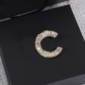 Fashion Gold Diamond Brooch Pins Brooches Design Luxury Brooch For Gift Brooches Accessories Supply