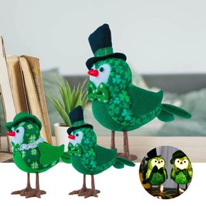 Фестиваль зеленой шляпы Ирландский фестиваль зеленых листьев Светящаяся птица в форме настольного украшения Применение Рождественская декоративная лампочка 240129