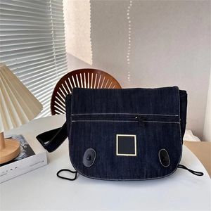 Kanal Vintage Topquality Denim Klasik Flep Kadınlar Çapraz Bag Baskılı Yazı Taşınabilir Omuz Çantası Dışarıda Seyahat Tasarımcı Cüzdan Bavul Pochette Pıhtısı