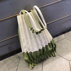 Shoppingväskor 2024 Trend Creative Female Wool Sticked Pleats Tote Organ Bag Designer Stitching Single Shoulder Shopper Handväska för kvinnor
