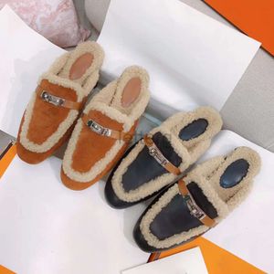 2024 Designers Shoe Mules Winter Dress Shoes Designer Sandals Top Quality Sheepskin Wool Classics Buckle Flat Heels Slippers 35~42 Warm Comfortable Womens letterg