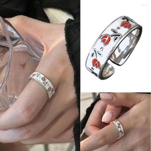 Klastrowe pierścionki Vintage Emalia Tulip Flower for Women Fashion Prosty krawędź kolorowy palec palec pierścienia Piermagonowa biżuteria