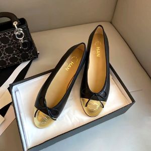 Designer Scarpe per abiti estivi soleggiati di alta qualità carriera in pelle femminile da donna scarpa casual nuova stile tacchi da viaggio per ragazze di lusso nero