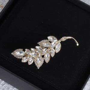 Fashion Leaf Diamond Brooch Pins Brooches Design Luxury Brooch For Gift Brooches Accessories Supply