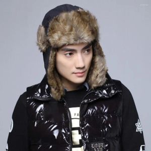 Berets Fashion Russian Hat Trapper Bomber Warm Trooper Ear Flaps Winter Ski Solid Fluffy Faux Fur Protectors Hats