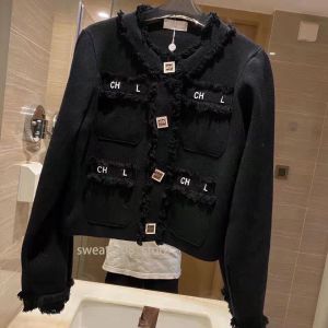 Women Jacket 24 Spring France Paris Designer Womens Knits Sexiga skjortor Outwear Letter C Broderi Bekvämt stickning Kardigankläder