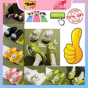 Designer Casual Platform Big Eyed Cute Hole Slippers Män Kvinna Anti Slip Wear-resistent andningsbar lågklipp Mjuk platt enkel cool sommarstrand toffel