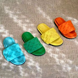 Utomhusdesigner läder strand sandal platt klack skjutreglage gåva klassiker skor sommar sandale lyxiga toffel loafer mode män casual skor mule kvinnors toffel glid