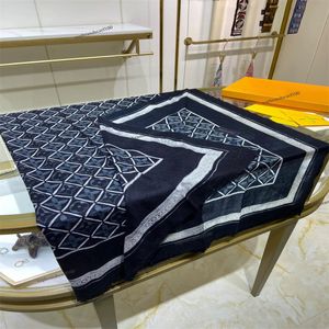 2024 Classic fashion Scarf Designer Scarves Luxury Cashmere Thick Shawl Women Men Long Winter Wraps Hijab Black and white color plaid pattern soft to the touch