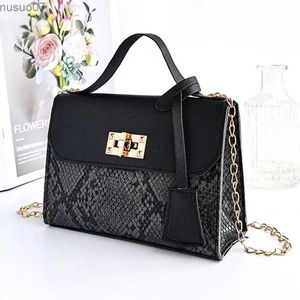 Evening Bags 2022 New Messenger Bag for Women Trend Luxury Handbags Camera Female Cosmetic Bag Chain Snake Print Crossbody Shoulder Bags