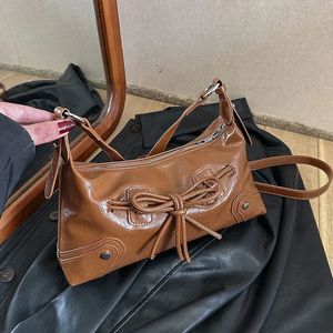 Väskor Kvinna Högkvalitativ Autumn Advanced Sense Fashion Large Capacity Messenger mångsidig kvinnors crossbody axelväska 240124