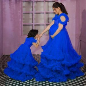 Puffy mor och dotter Tulle prom klänningar ganska rufsar tiered mesh mamma amd barn party klänningar golvlängd fotografering klänning