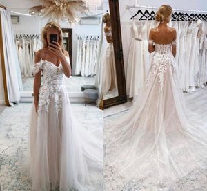 New Bohemian Lace Tulle Wedding Dresses Elegant A Line Off Shoulders Lace Appliques Country Boho Bridal Gowns Plus Size Backless Robes BC18128