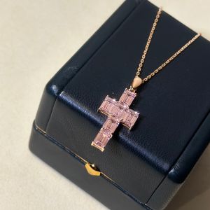 Halsband för kvinna diamant 925 silver för man guld pläterad 18k designer för kvinna t0p kvalitet cross diamant crystal smycken utsökt gåva 015