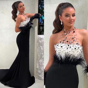 Fashion Women Evening Dresses Without Gloves Halter Sleeveless Prom Gowns Crystal Feather Sweep Train Dress For Party Custom Made Robe De Soiree