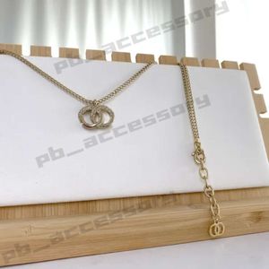 Drill the Pearl Necklace 18 Style Wholesale Luxury Designer Pendant Necklaces Brand Double Letterchain Plated Crysatl Rhinestone 629