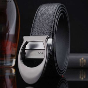 Designer Mens äkta läderbältet Luxury Letter Belts Zinc Alloy Buckle Mens Belt Fashion Casual Width 4cm Storlek 105-125cm mode mångsidig trevligt