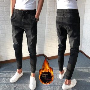 Mäns jeans avslappnad dragkammare lyxdesigner denim Slim Autumn Winter Fleece Korean Trendiga avsmalnande ben Harembyxor