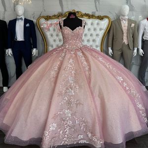 Pink Shiny Quinceanera Dress 2024 Off Shoulder Princess Prom Ball Gown Sweet 15 XV Year Old Miss Birthday Pageant Mexikansk klänning
