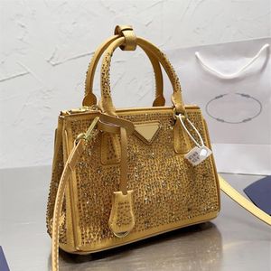 Diamante bolsa de ombro bolsas moda crossbody sacos grande capacidade feminina bolsa clássico triangular folha metal prata hardwar220h