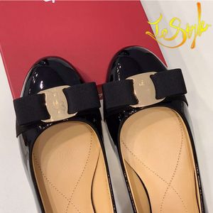 Buty Varina Designer Balet Flats Vari Bow Mokerska Czarna sukienka Ferragamu Buty Nude Women Casual Wygodne garnitur MARKE WYSOKI O FATWEAR 34-40 EUR