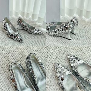 Cekinowe buty ślubne kobiety Slingback Pump 3/6 cm Metalowe obcasy Pumpy China Designer Cotempes Buty sukienki imprezowe buty spiczasty palce na górne lustro Buty wysokiej jakości buty