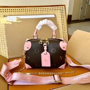 Women's Luxury Designer Runway Soft Handbag Women's Handbag Shoulder Bag Crossbody Bag Makeup Bag Purse Metal Hardware 20cm